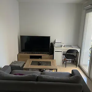Dans Un Neuf Centre-ville Chez L'habitant Séjour chez l'habitant Aubagne